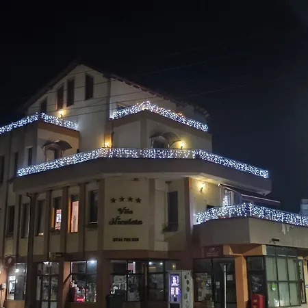 Πανσιόν Nicoleta 4*